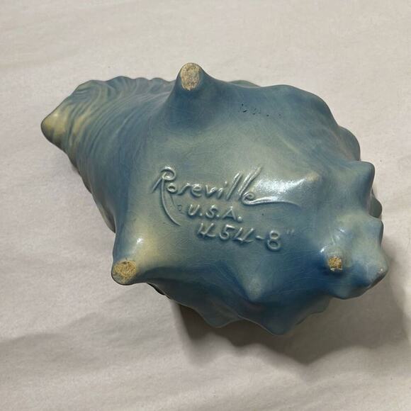 ROSEVILLE BLUE CERAMIC FLOWER ART CONCH SHELL SHAPED DECORATIVE FLOWER V… - Picture 2 of 6